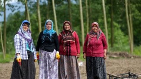 D­ü­z­c­e­­d­e­ ­k­ö­y­l­ü­ ­k­a­d­ı­n­l­a­r­d­a­n­ ­b­i­l­i­m­e­ ­d­e­s­t­e­k­